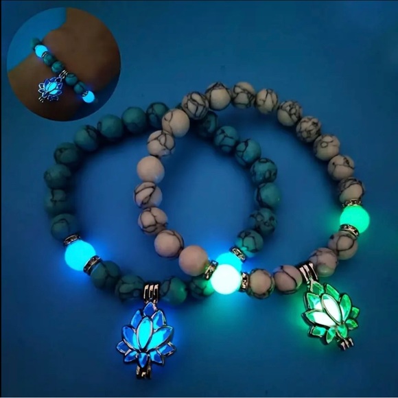 imitation Turquoises Beaded Bracelet - Glows in the Dark - Hand Jewelry. - Picture 3 of 4